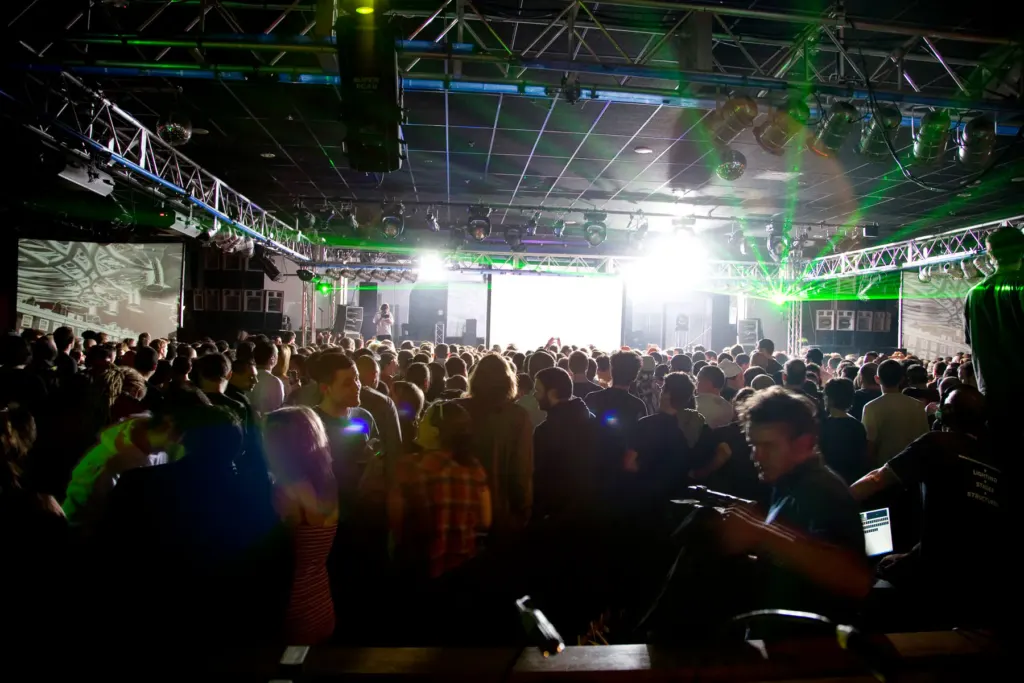 Bloc Weekend 2009 — documentary, event and music photograph in Minehead, Somerset, UK, frame 24 of 114.
